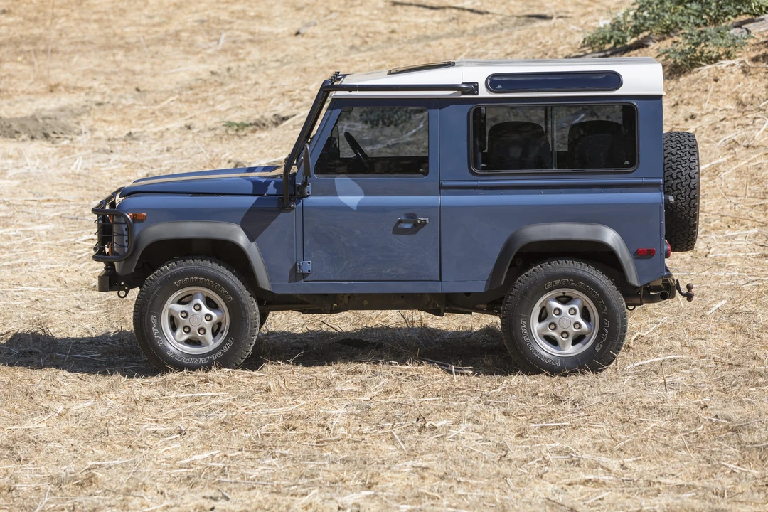 1997 Land Rover Defender 90 - Image 6 of 31