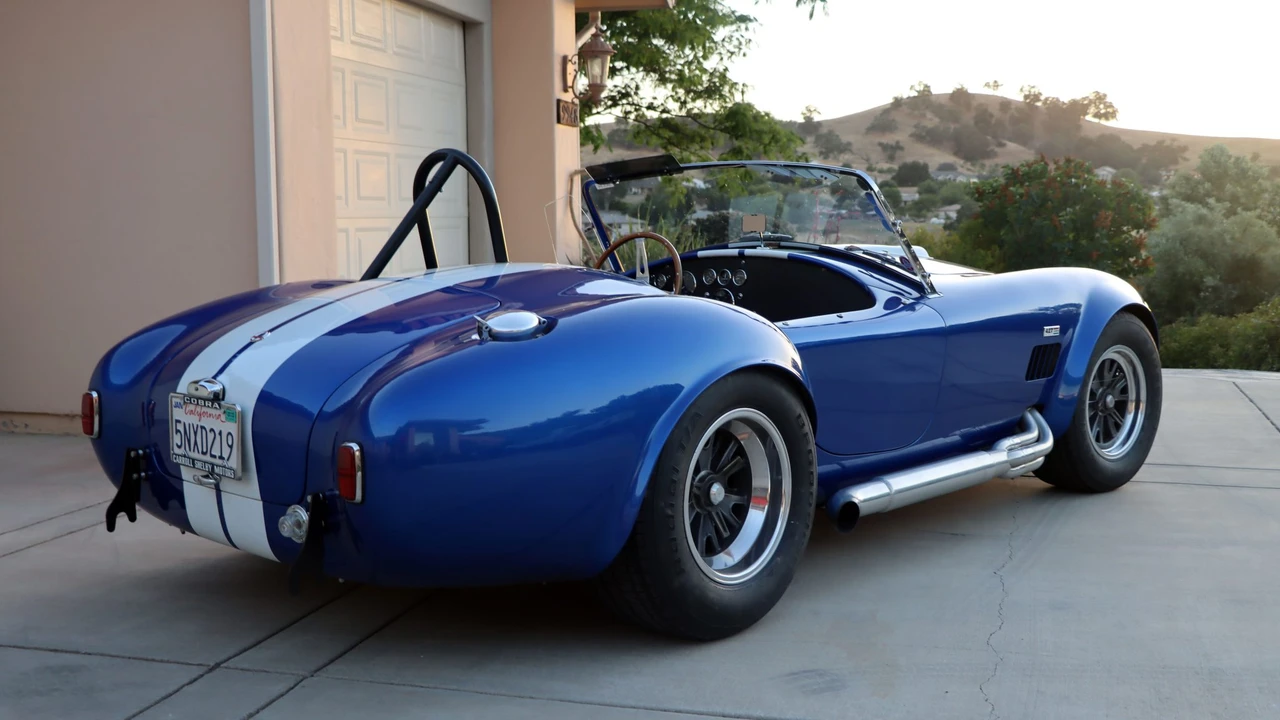 Shelby Cobra Replica - Image 15 of 31