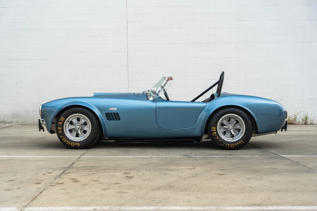 Shelby Cobra Replica - Image 18 of 31