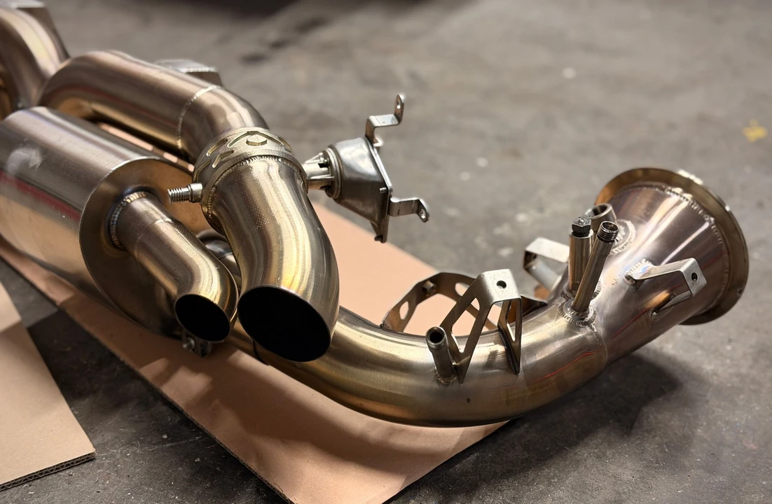 2020 Parts & Memorabilia Mechanical Components - Image 2 of 3