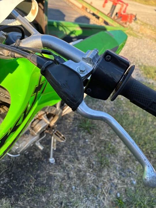 2022 Kawasaki - Image 4 of 6