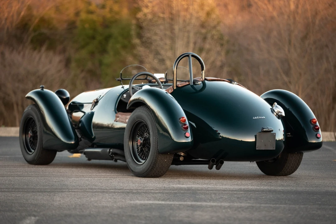 Vehicle image 13 of 31