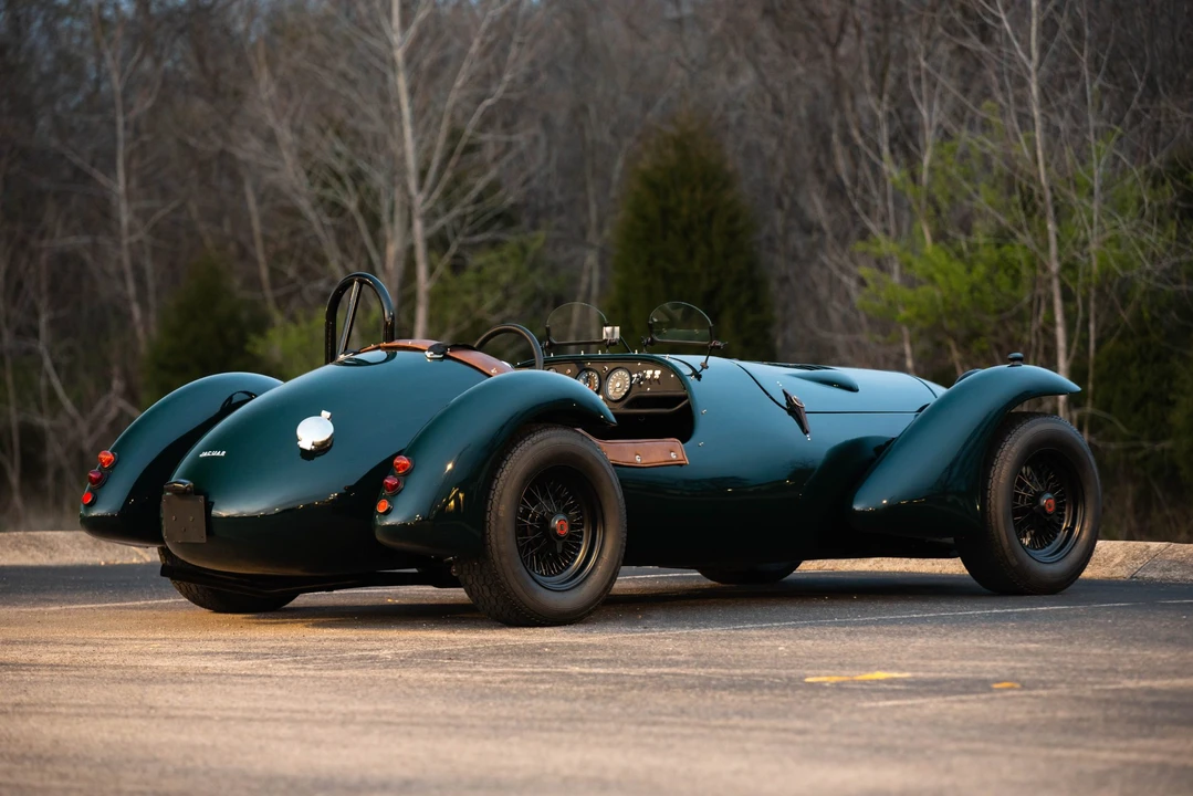 Vehicle image 22 of 31