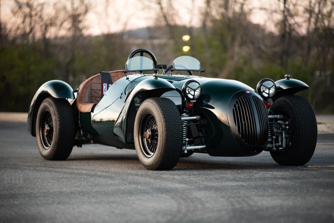 Vehicle image 3 of 31