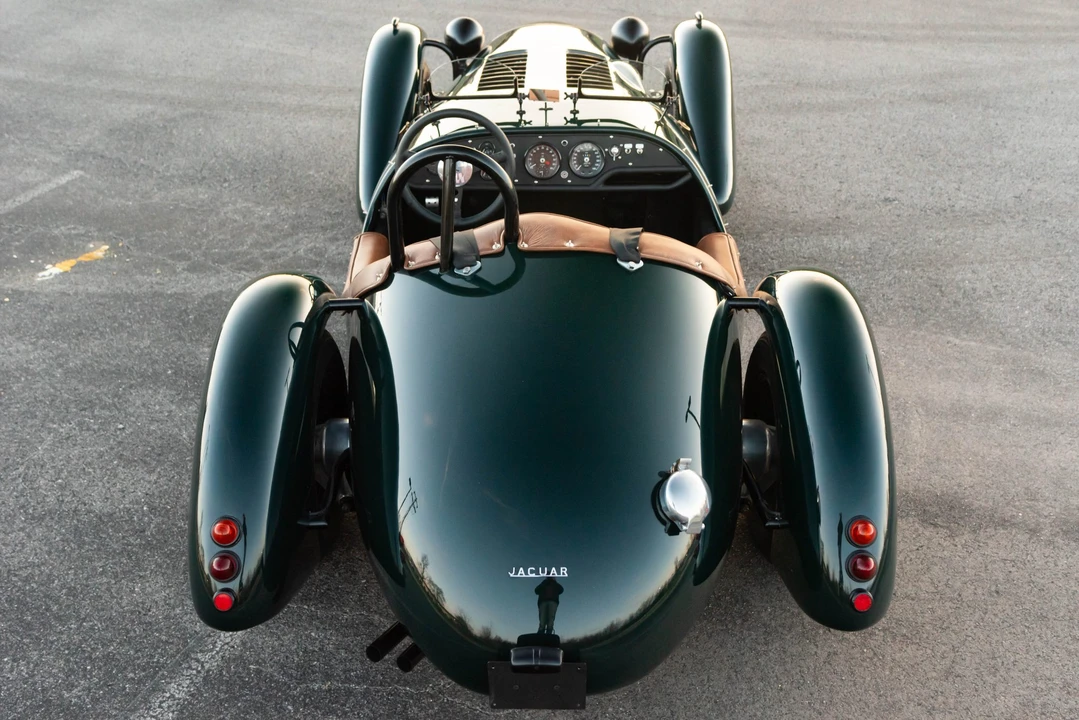 Vehicle image 16 of 31