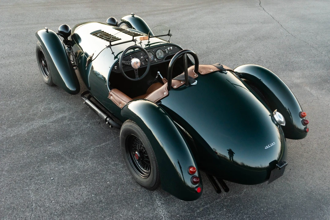 Vehicle image 15 of 31