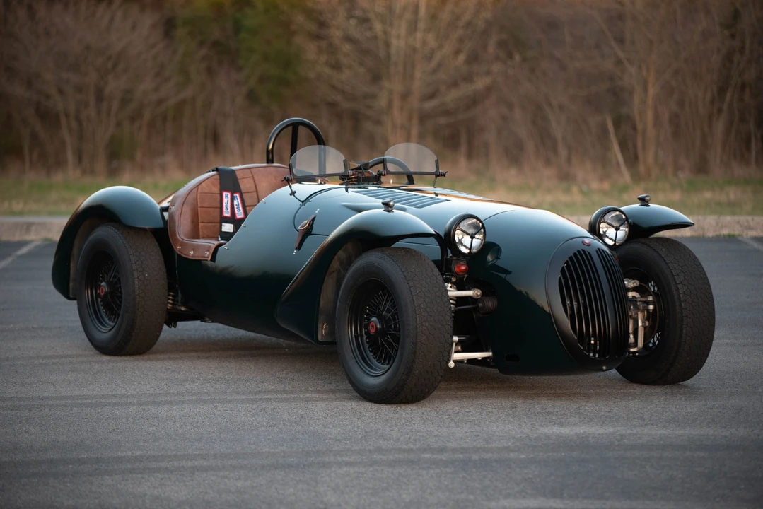 Vehicle image 2 of 31
