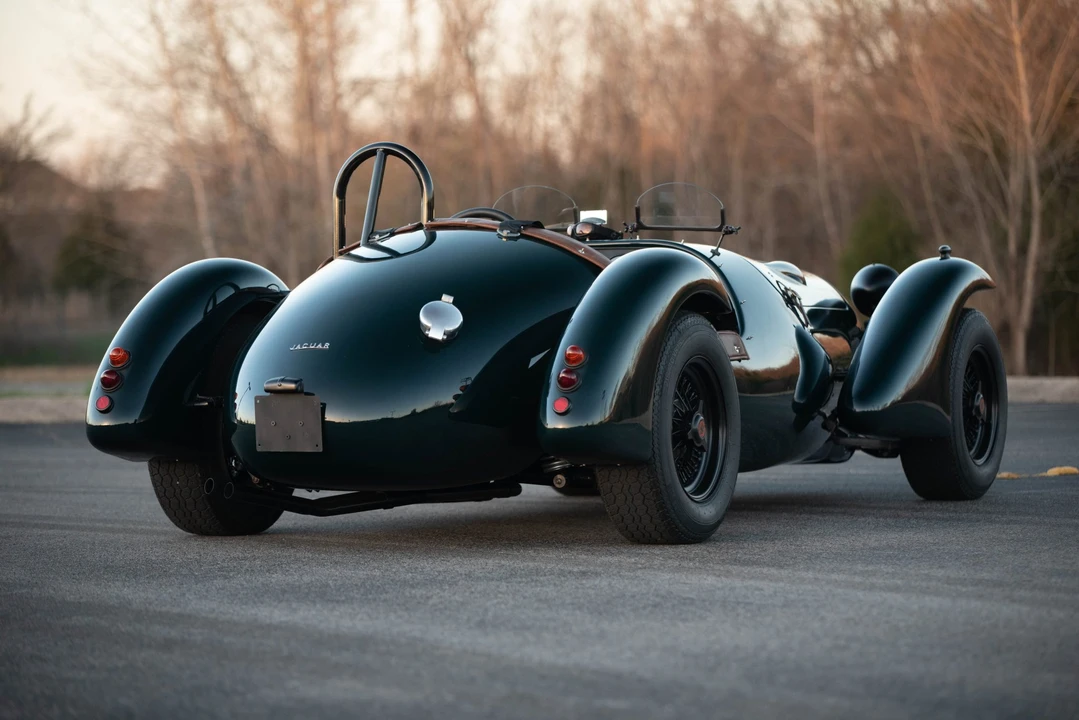 Vehicle image 19 of 31