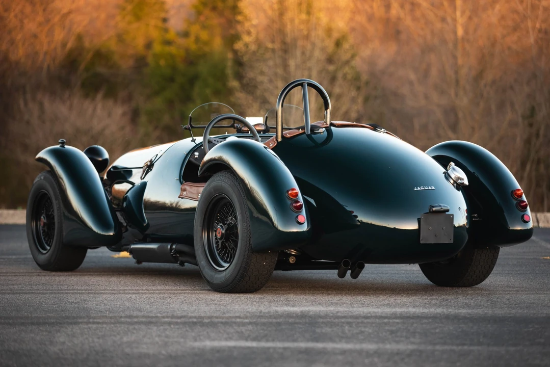 Vehicle image 14 of 31