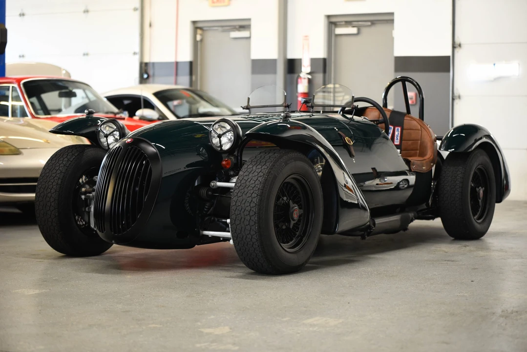 Vehicle image 27 of 31