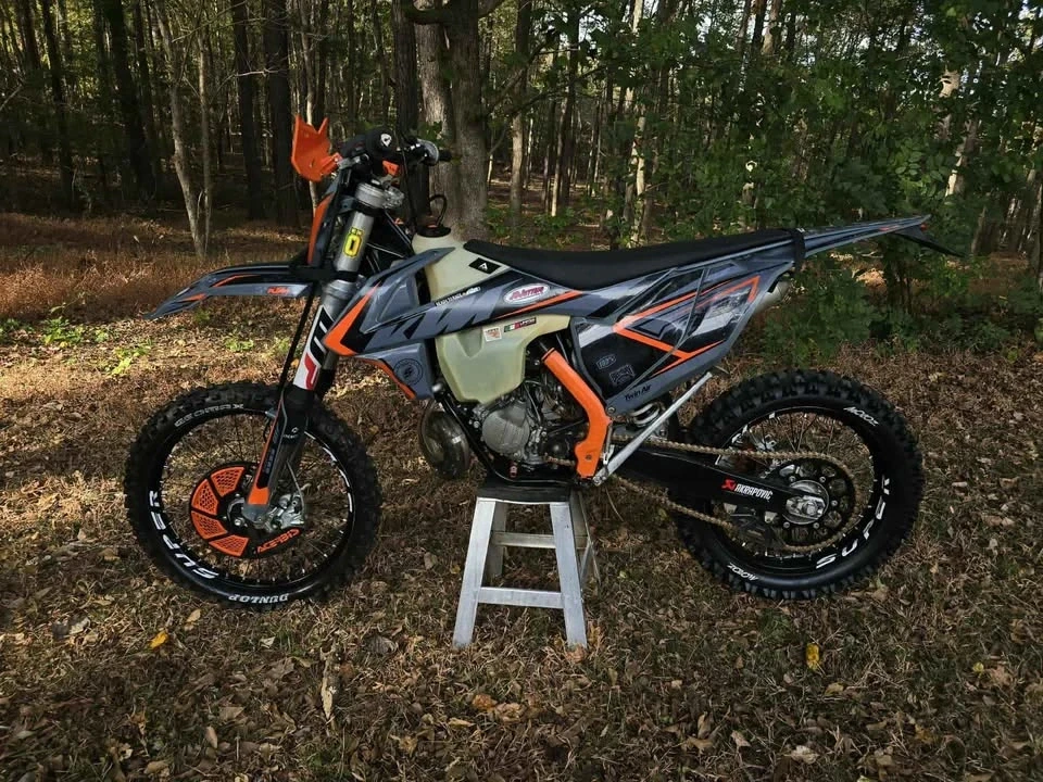 2017 KTM - Image 2 of 8
