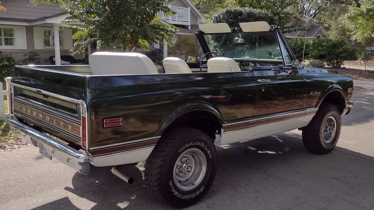 1971 GMC Jimmy 1st Gen - Image 16 of 31