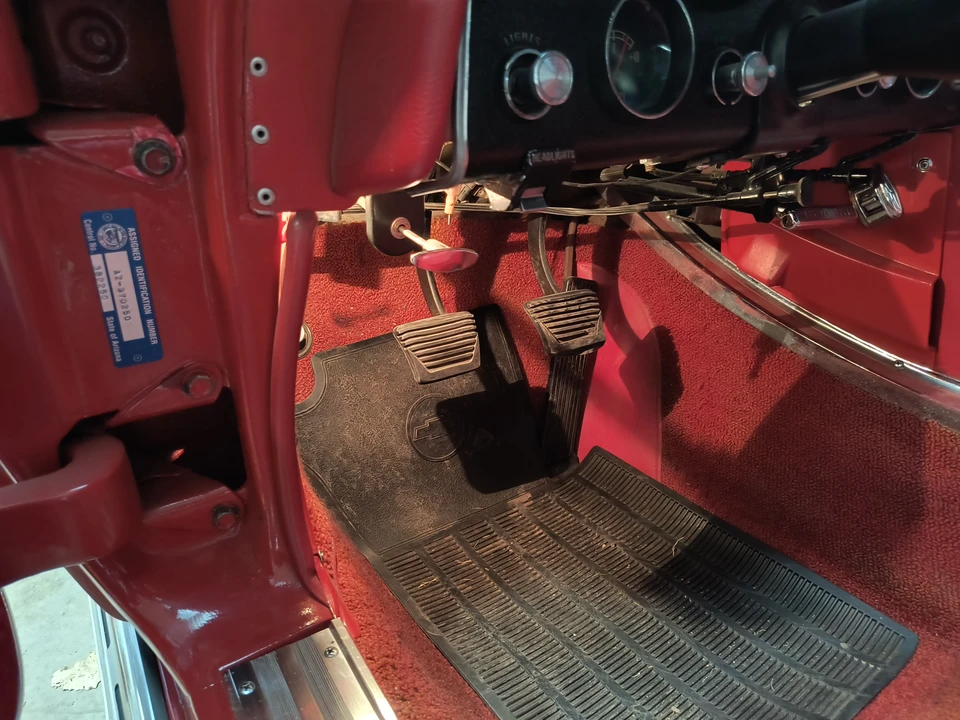 1965 Chevrolet Corvette C2 - Image 27 of 31