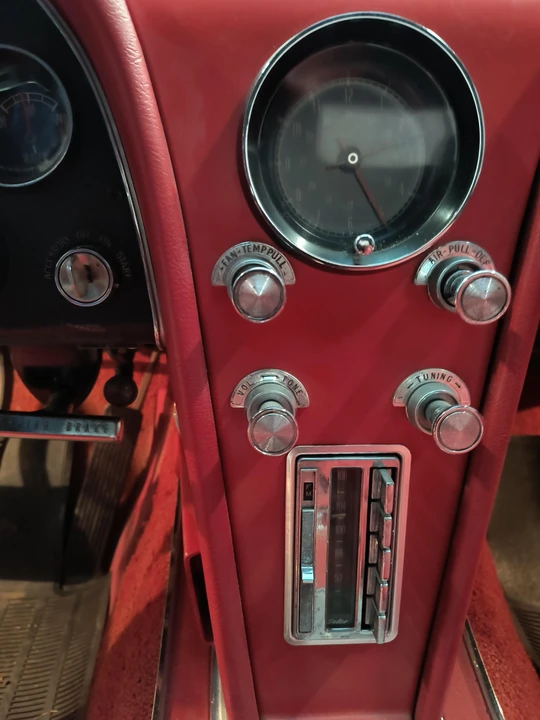 1965 Chevrolet Corvette C2 - Image 22 of 31