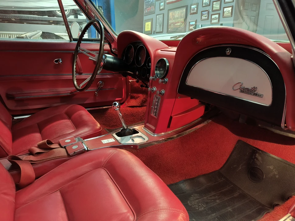 1965 Chevrolet Corvette C2 - Image 25 of 31