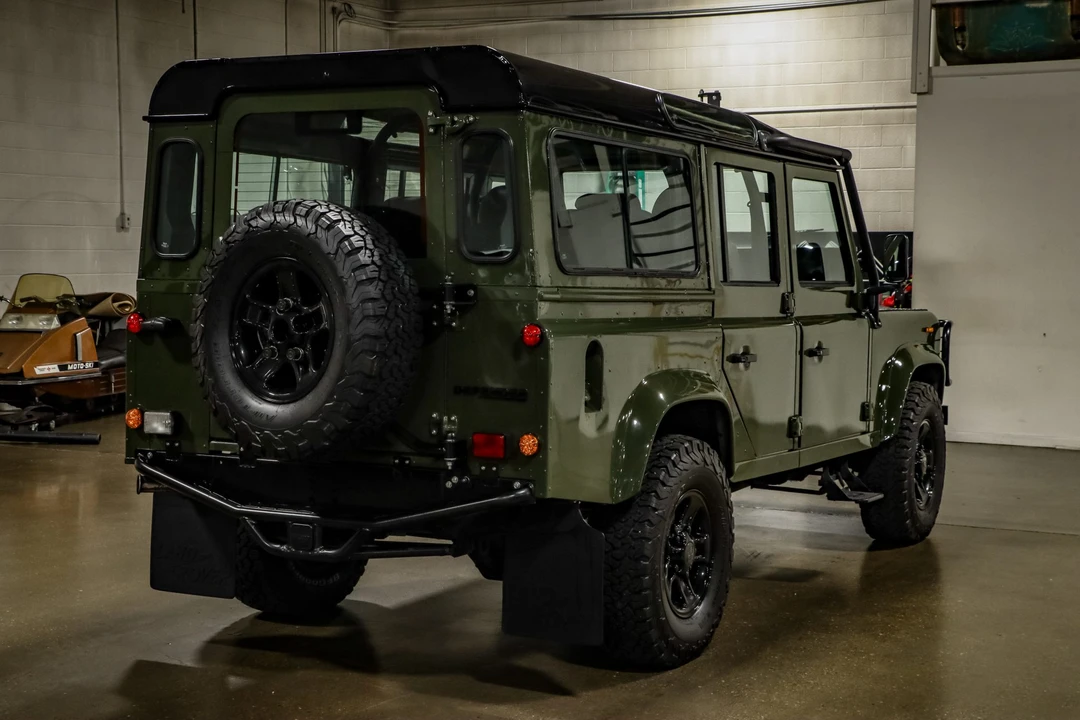 1986 Land Rover Defender 110 - Image 17 of 31