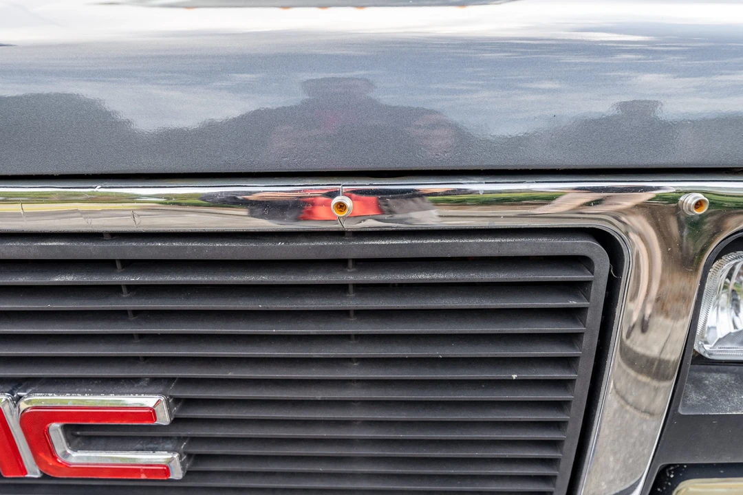 1990 GMC Suburban 7th Gen - Image 24 of 31