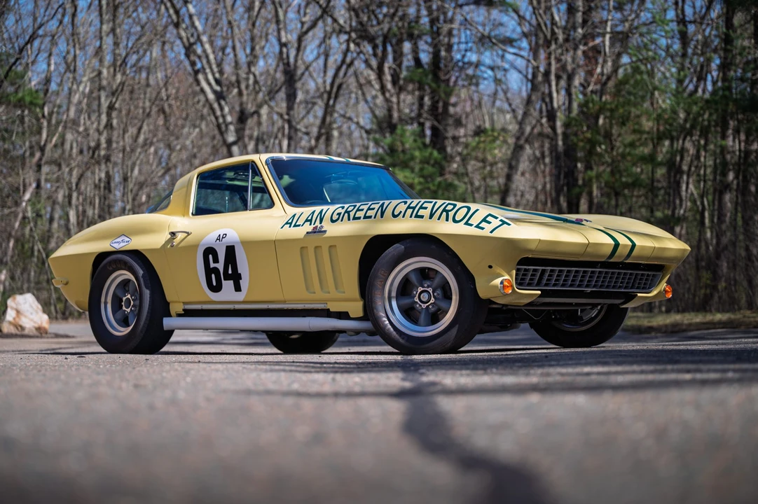 1966 Chevrolet Corvette C2 - Image 2 of 31