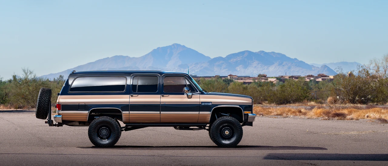 1987 GMC Suburban 7th Gen - Image 17 of 31