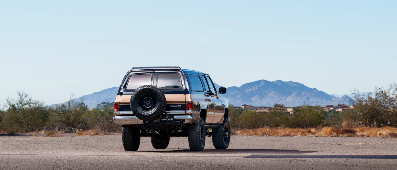 1987 GMC Suburban 7th Gen - Image 19 of 31