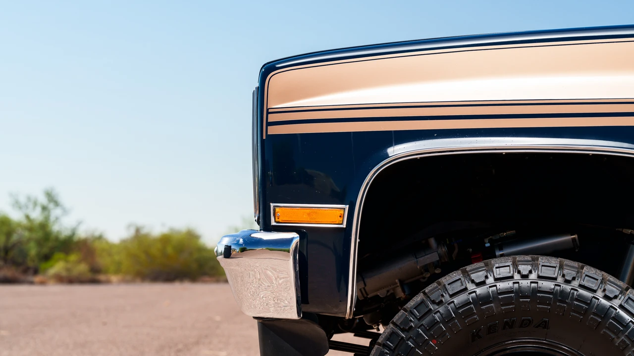 1987 GMC Suburban 7th Gen - Image 29 of 31