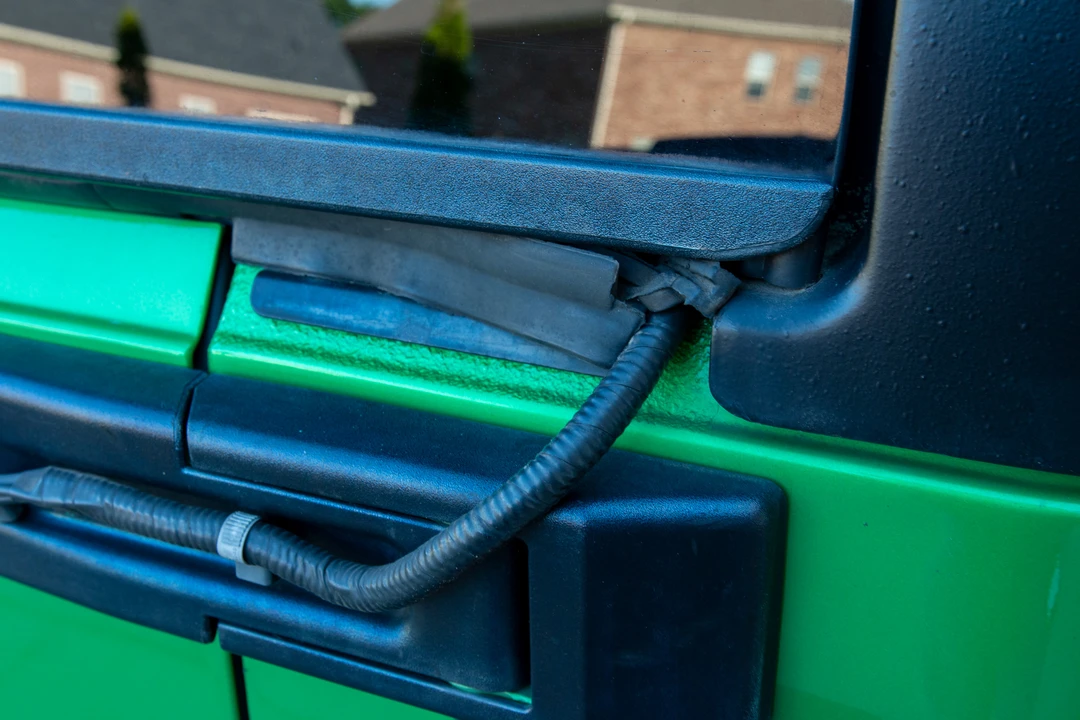2004 Jeep TJ Wrangler - Image 25 of 31