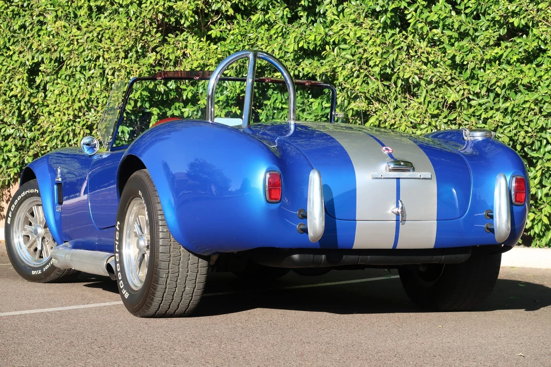 Shelby Cobra Replica - Image 11 of 31