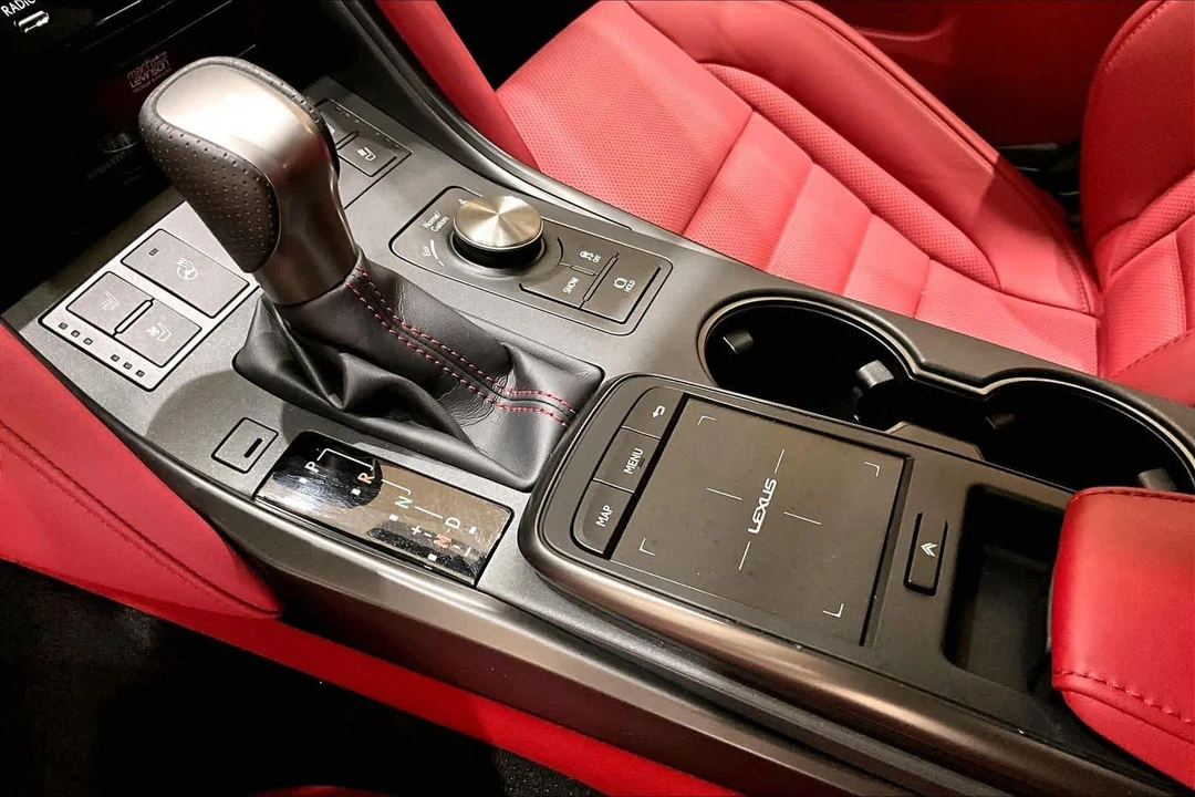 2023 Lexus IS 3rd Gen - Image 15 of 31