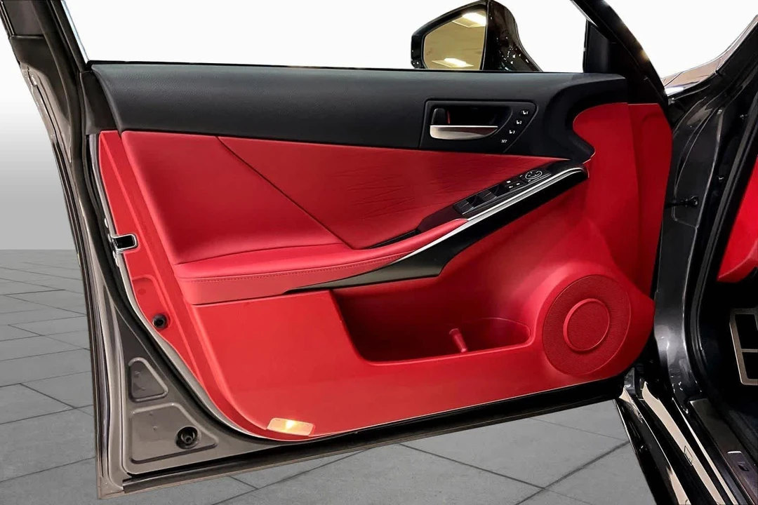 2023 Lexus IS 3rd Gen - Image 20 of 31