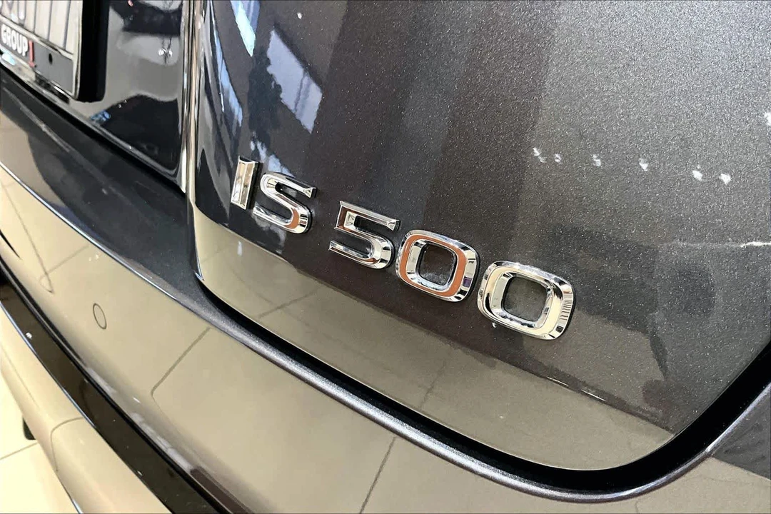 2023 Lexus IS 3rd Gen - Image 9 of 31