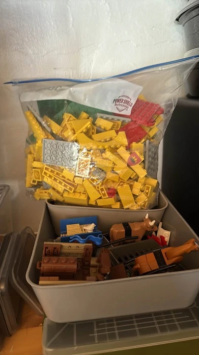 Parts & Memorabilia Scale Models - Image 2 of 9