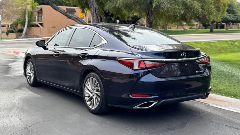 2020 Lexus ES 7th Gen - Image 3 of 6