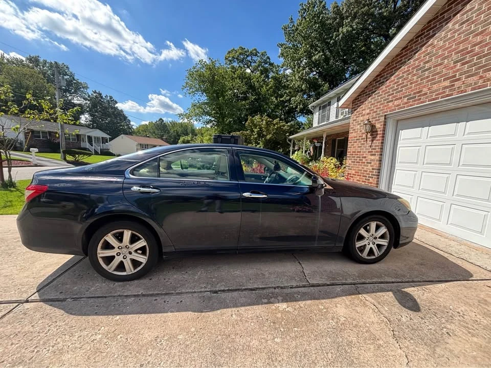 2011 Lexus ES 5th Gen - Image 4 of 7