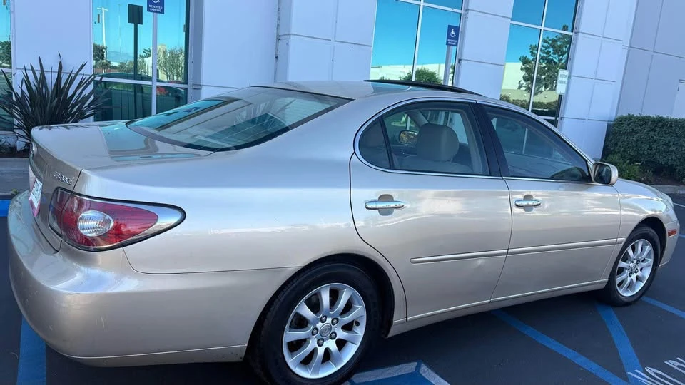 2004 Lexus ES 4th Gen - Image 4 of 7