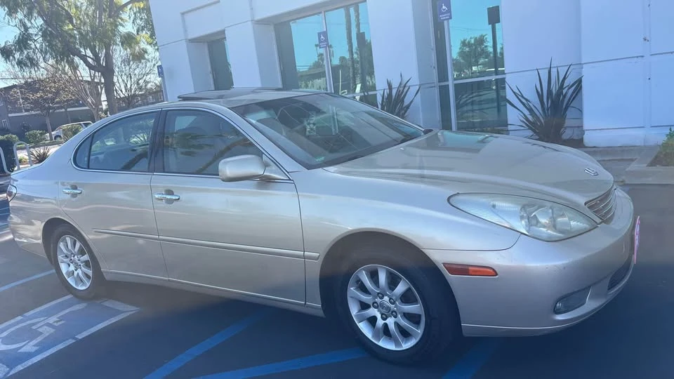 2004 Lexus ES 4th Gen - Image 3 of 10