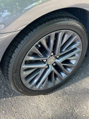 2013 Lexus ES 6th Gen - Image 16 of 17