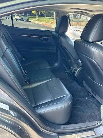 2013 Lexus ES 6th Gen - Image 13 of 17
