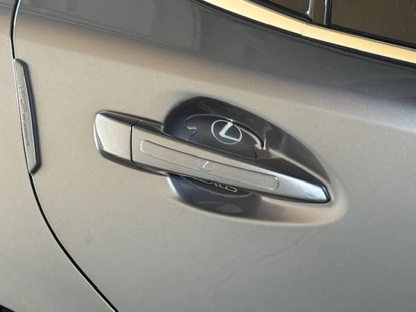 2013 Lexus ES 6th Gen - Image 10 of 17