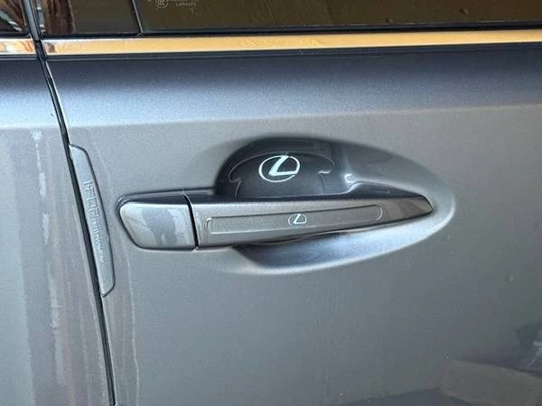 2013 Lexus ES 6th Gen - Image 9 of 17