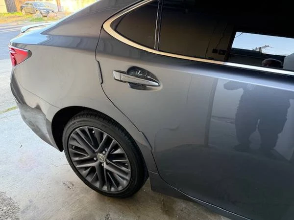 2013 Lexus ES 6th Gen - Image 8 of 17