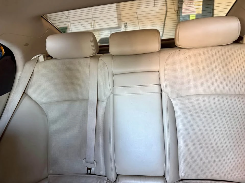 Lexus IS - Image 8 of 10