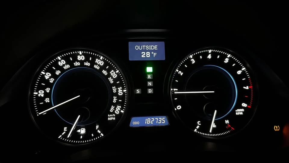 2010 Lexus IS 2nd Gen - Image 5 of 5