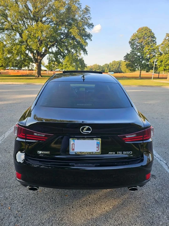 2016 Lexus IS 3rd Gen - Image 5 of 9