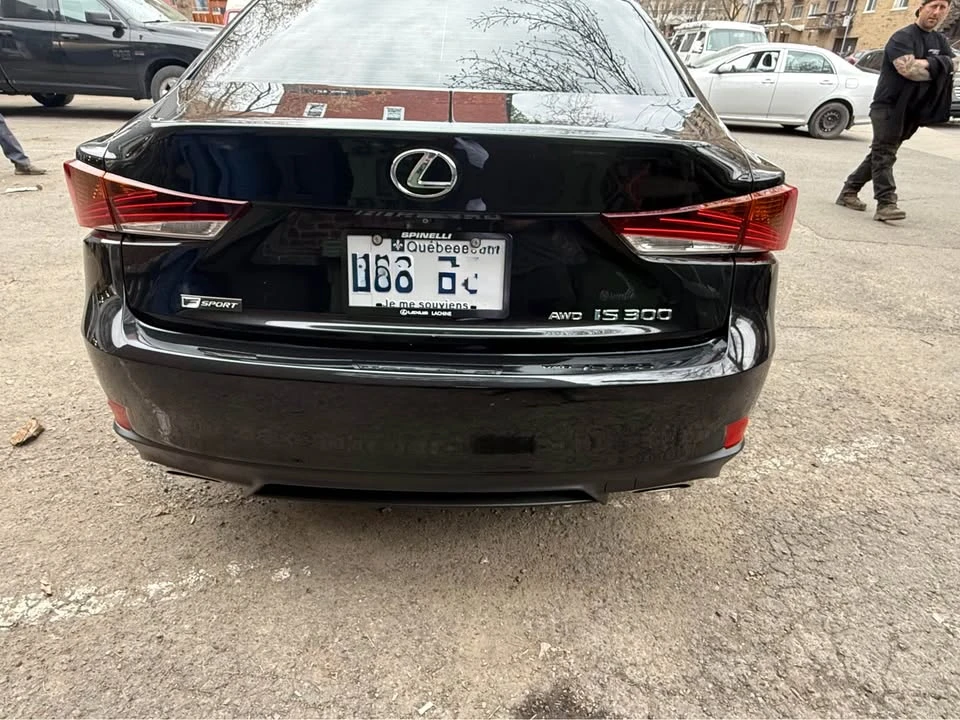 2020 Lexus IS 3rd Gen - Image 5 of 10