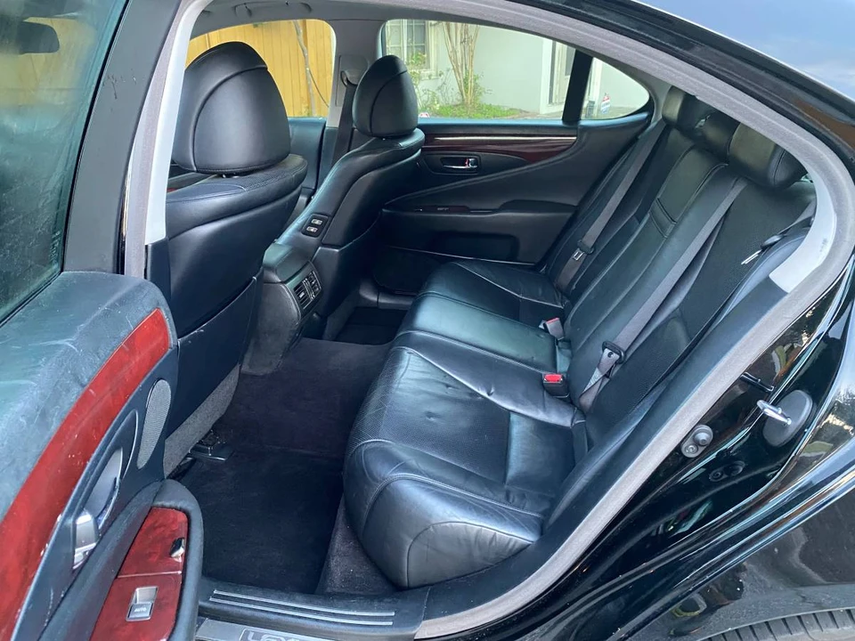 2007 Lexus LS 4th Gen - Image 11 of 13