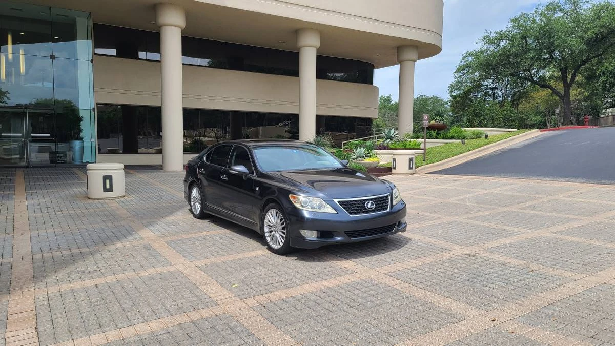 2011 Lexus LS 4th Gen - Image 5 of 9