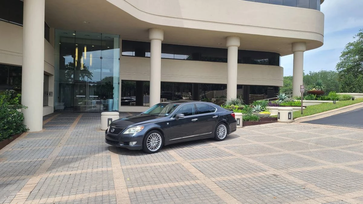 2011 Lexus LS 4th Gen - Image 1 of 9