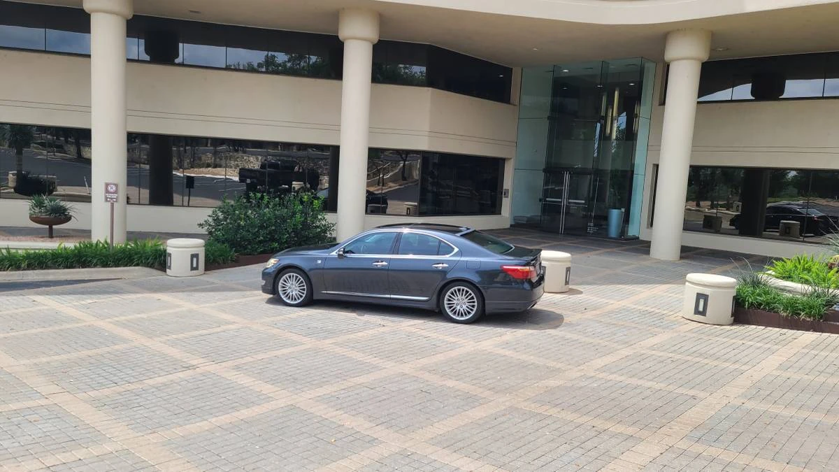2011 Lexus LS 4th Gen - Image 2 of 9