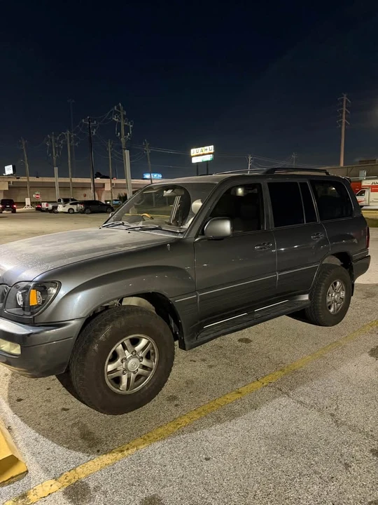 Lexus LX - Image 2 of 4