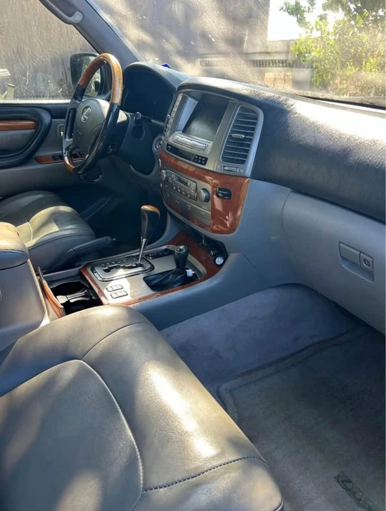 Lexus LX - Image 4 of 4